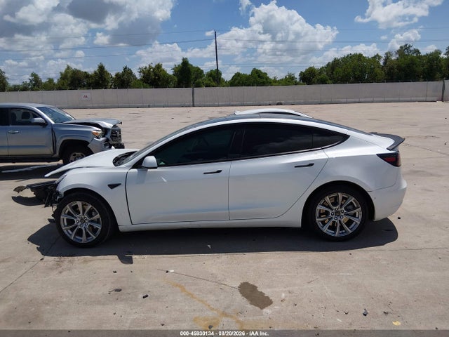 45930134 :رقم المزاد ، 5YJ3E1EB4NF108483 vin ، 2022 Tesla Model 3 مزاد بيع
