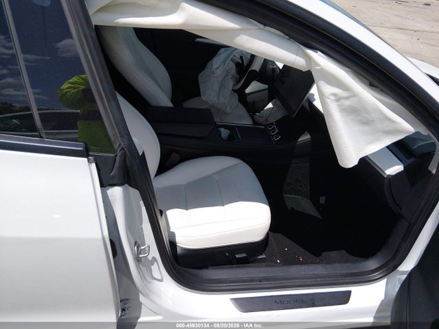45930134 :رقم المزاد ، 5YJ3E1EB4NF108483 vin ، 2022 Tesla Model 3 مزاد بيع