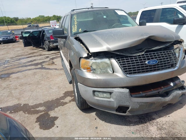 2003 Ford Expedition Xlt მანქანა იყიდება აუქციონზე, vin: 1FMPU15L33LC06469, აუქციონის ნომერი: 45930249