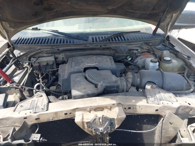 2003 Ford Expedition Xlt მანქანა იყიდება აუქციონზე, vin: 1FMPU15L33LC06469, აუქციონის ნომერი: 45930249
