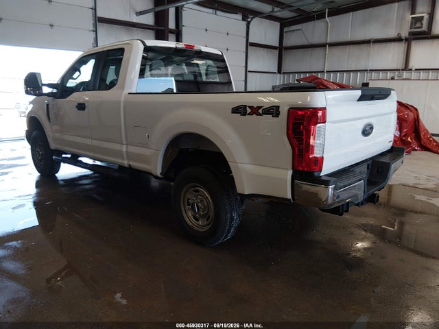 Ford F-350 Xl 2018 1FT8X3B68JEC22209 Image 3