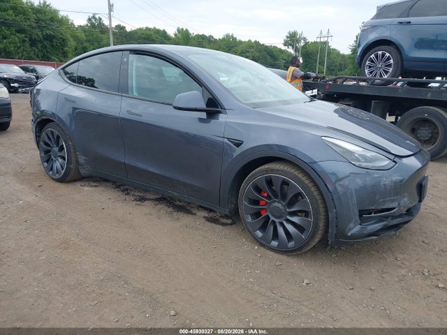 2022 Tesla Model Y Performance Dual Motor All-wheel Drive მანქანა იყიდება აუქციონზე, vin: 7SAYGDEF6NF326688, აუქციონის ნომერი: 45930327