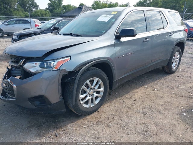 Chevrolet Traverse Ls 2018 1GNERFKW2JJ192928 Image 2