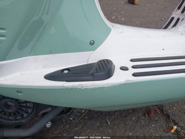 Продажа на аукционе авто 2024 Scooter 50cc, vin: LZRJJTKFXR1000082, номер лота: 45930377
