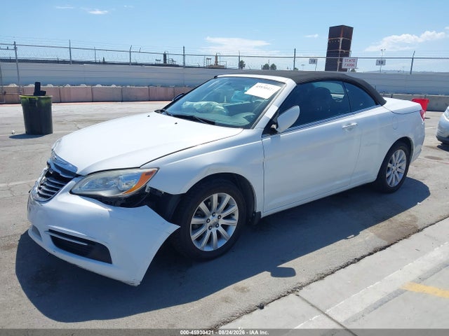 45930421 :رقم المزاد ، 1C3BCBEB0DN592325 vin ، 2013 Chrysler 200 Touring مزاد بيع