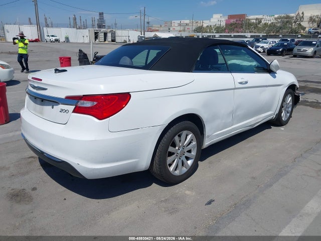 45930421 :رقم المزاد ، 1C3BCBEB0DN592325 vin ، 2013 Chrysler 200 Touring مزاد بيع