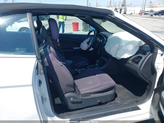 45930421 :رقم المزاد ، 1C3BCBEB0DN592325 vin ، 2013 Chrysler 200 Touring مزاد بيع