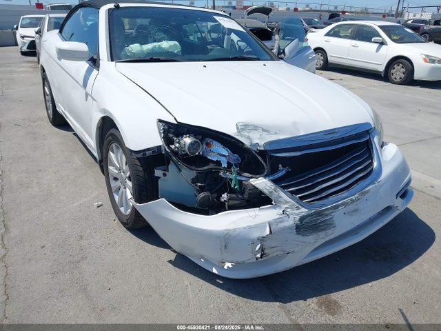 45930421 :رقم المزاد ، 1C3BCBEB0DN592325 vin ، 2013 Chrysler 200 Touring مزاد بيع