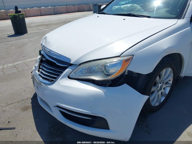 45930421 :رقم المزاد ، 1C3BCBEB0DN592325 vin ، 2013 Chrysler 200 Touring مزاد بيع