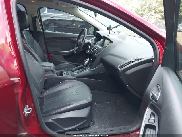 2014 Ford Focus Titanium მანქანა იყიდება აუქციონზე, vin: 1FADP3J21EL173293, აუქციონის ნომერი: 45930430