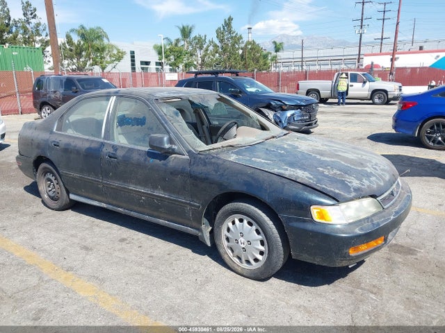 45930461 :رقم المزاد ، 1HGCD5658TA134739 vin ، 1996 Honda Accord Ex/ex-r مزاد بيع