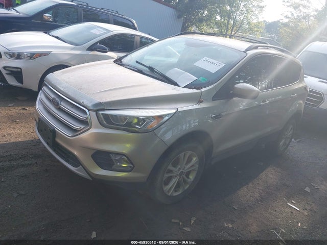 45930512 :رقم المزاد ، 1FMCU0GD8HUE87104 vin ، 2017 Ford Escape Se مزاد بيع