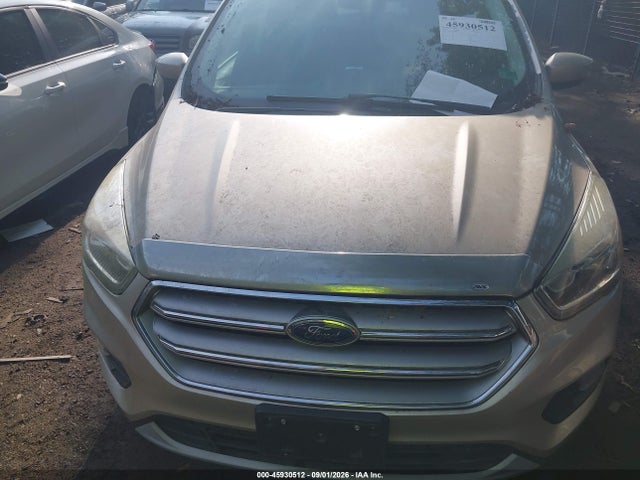 45930512 :رقم المزاد ، 1FMCU0GD8HUE87104 vin ، 2017 Ford Escape Se مزاد بيع