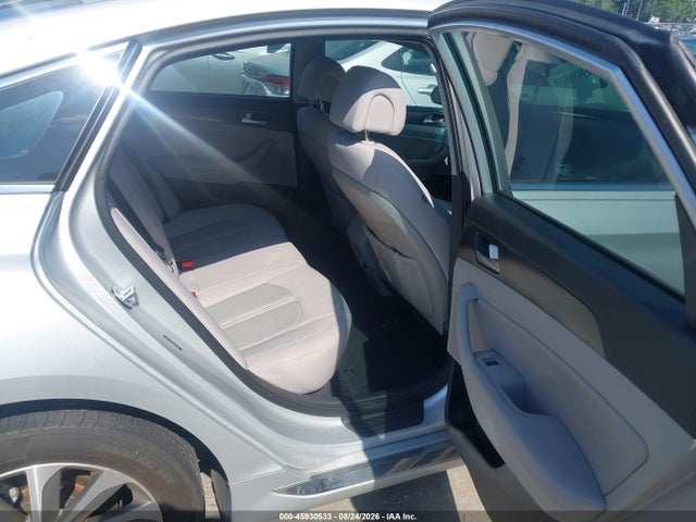2016 Hyundai Sonata Sport მანქანა იყიდება აუქციონზე, vin: 5NPE34AF8GH327959, აუქციონის ნომერი: 45930533