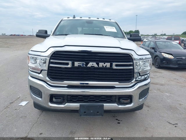 45930690 :رقم المزاد ، 3C63RRHL9NG152455 vin ، 2022 Ram 3500 Big Horn  4x4 8' Box مزاد بيع