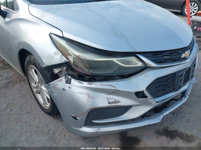 45930706 :رقم المزاد ، 1G1BE5SM6J7154480 vin ، 2018 Chevrolet Cruze Lt Auto مزاد بيع