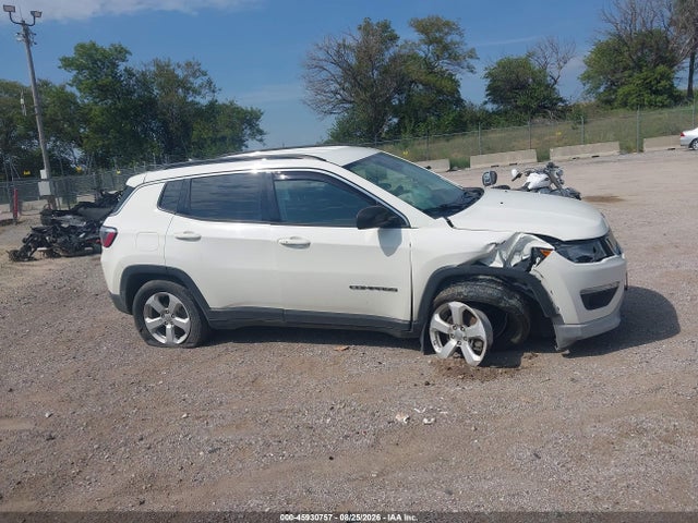 Продаж на аукціоні авто 2019 Jeep Compass Latitude 4x4, vin: 3C4NJDBB7KT836242, номер лоту: 45930757