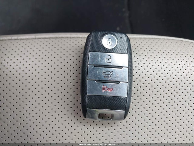45930812 :رقم المزاد ، 5XXGN4A77FG360246 vin ، 2015 Kia Optima Ex مزاد بيع