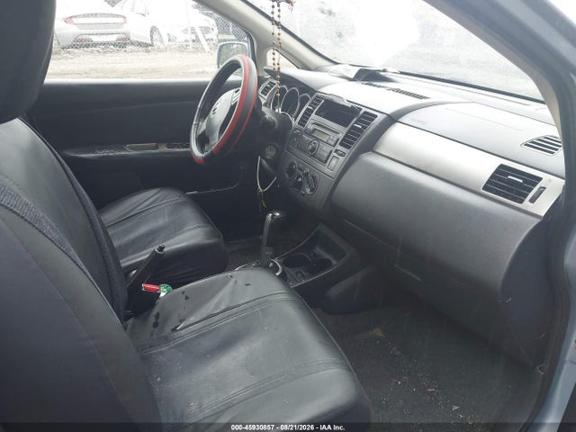 2011 Nissan Versa 1.8s მანქანა იყიდება აუქციონზე, vin: 3N1BC1CP8BL374685, აუქციონის ნომერი: 45930857