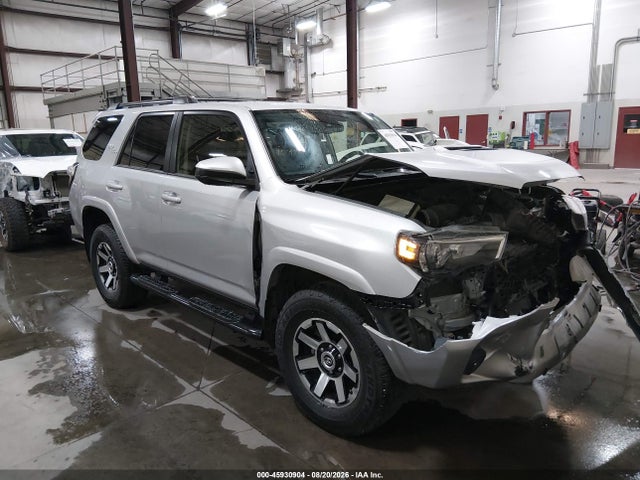 Toyota 4runner Trd Off Road 2022 JTEPU5JR9N5974126 головне зображення