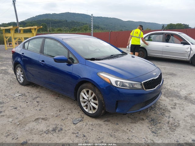 45930927 :رقم المزاد ، 3KPFL4A75HE071539 vin ، 2017 Kia Forte Lx مزاد بيع