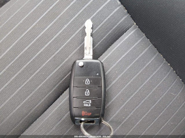 45930927 :رقم المزاد ، 3KPFL4A75HE071539 vin ، 2017 Kia Forte Lx مزاد بيع
