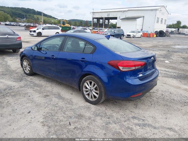 45930927 :رقم المزاد ، 3KPFL4A75HE071539 vin ، 2017 Kia Forte Lx مزاد بيع