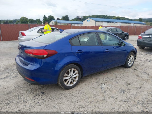 45930927 :رقم المزاد ، 3KPFL4A75HE071539 vin ، 2017 Kia Forte Lx مزاد بيع