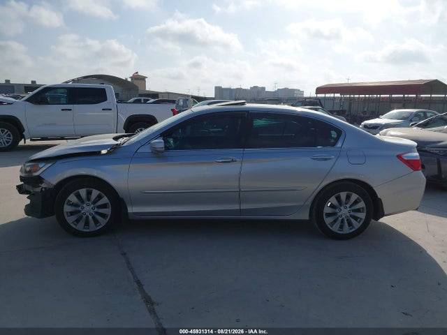 Honda Accord Touring 2014 1HGCR3F96EA010674 Image 15