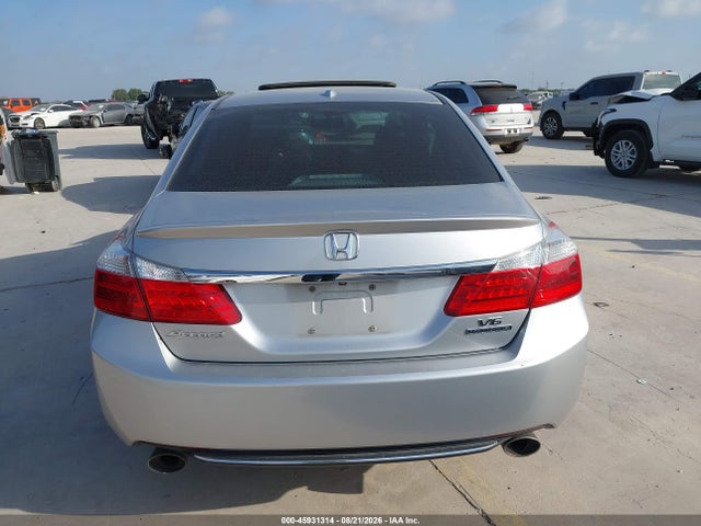 Honda Accord Touring 2014 1HGCR3F96EA010674 Image 17
