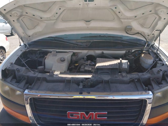 45931544 :رقم المزاد ، 1GJHG39U341247849 vin ، 2004 Gmc Savana Passenger Standard مزاد بيع
