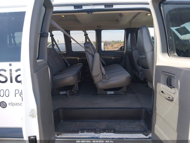 45931544 :رقم المزاد ، 1GJHG39U341247849 vin ، 2004 Gmc Savana Passenger Standard مزاد بيع