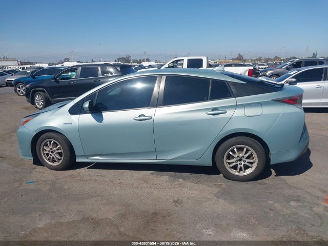 Продажа на аукционе авто 2016 Toyota Prius Four, vin: JTDKARFUXG3502186, номер лота: 45931594