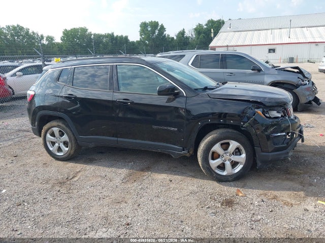 45931620 :رقم المزاد ، 3C4NJDBB7HT629228 vin ، 2017 Jeep New Compass Latitude 4x4 مزاد بيع