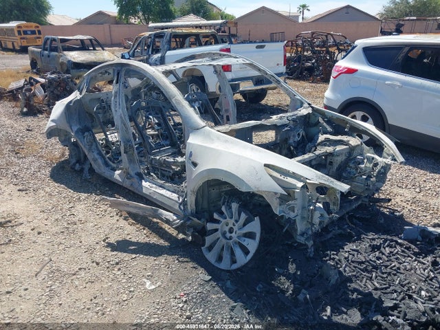 2024 Tesla Model Y Performance Dual Motor All-wheel Drive მანქანა იყიდება აუქციონზე, vin: 7SAYGDEF7RF057767, აუქციონის ნომერი: 45931647