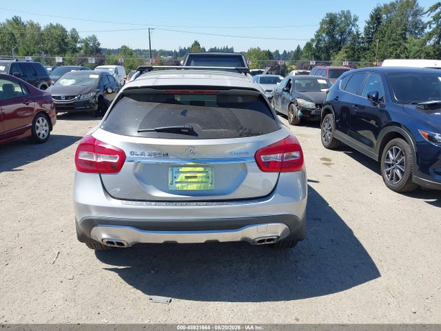 WDCTG4GBXJJ426260 Mercedes-Benz Gla 250 4matic