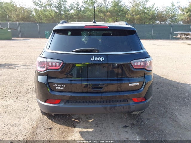 2018 Jeep Compass Latitude 4x4 მანქანა იყიდება აუქციონზე, vin: 3C4NJDBB1JT360116, აუქციონის ნომერი: 45931686