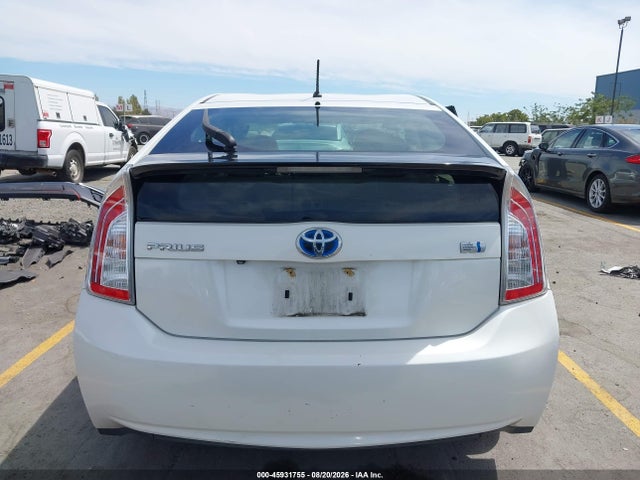 Toyota Prius Two 2015 JTDKN3DU6F0461656 Image 16