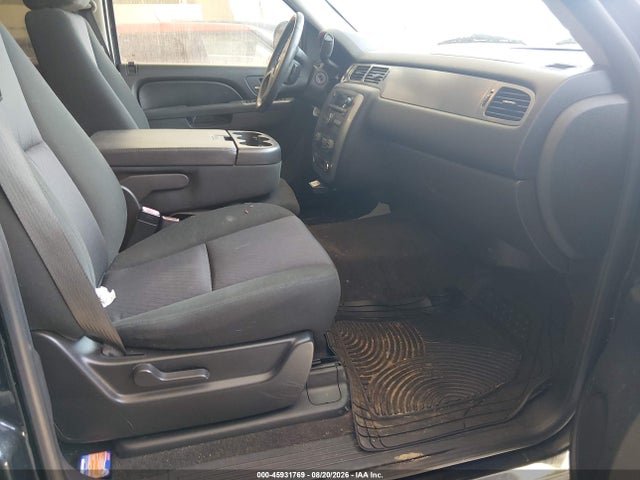 45931769 :رقم المزاد ، 1GNUKHE30AR241137 vin ، 2010 Chevrolet Suburban 1500 Ls مزاد بيع