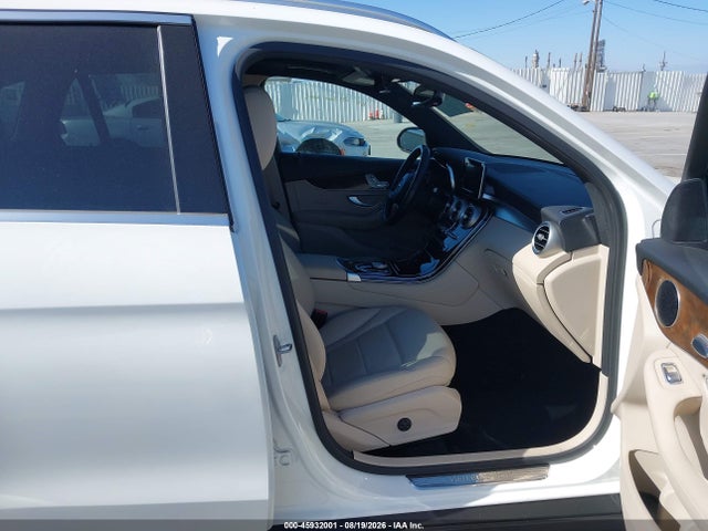 Mercedes-Benz GLC 300 2017 WDC0G4JB8HF242895 Image 5