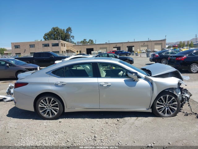 Lexus ES 300H 2019 JTHB21B1XK2006554 Image 14