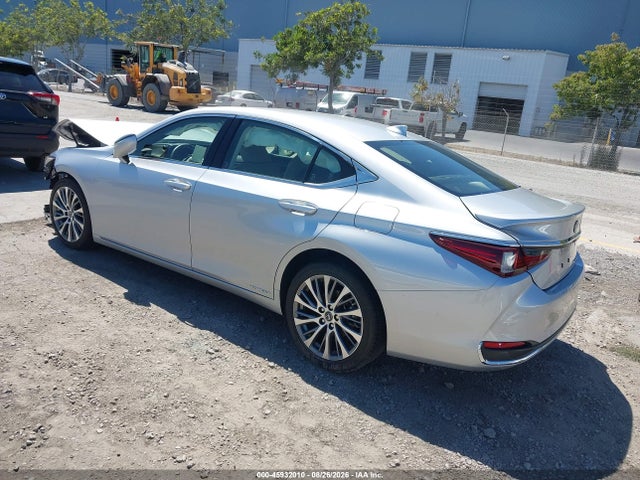 Lexus ES 300H 2019 JTHB21B1XK2006554 Image 3