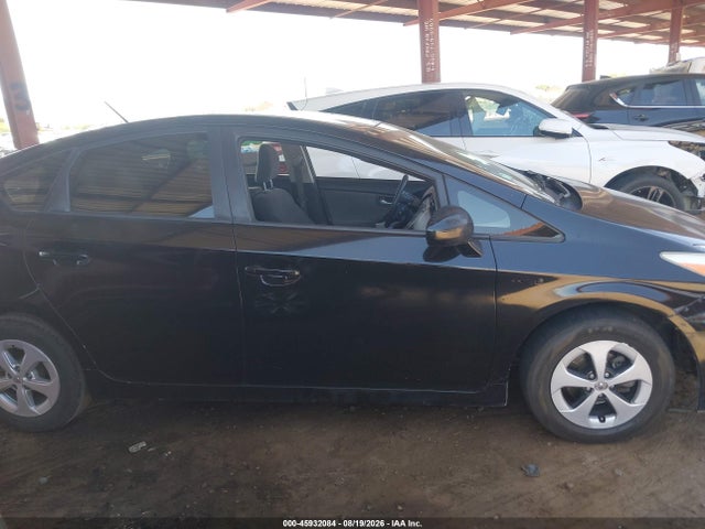 Toyota Prius Two 2015 JTDKN3DU0F1965517 Image 13