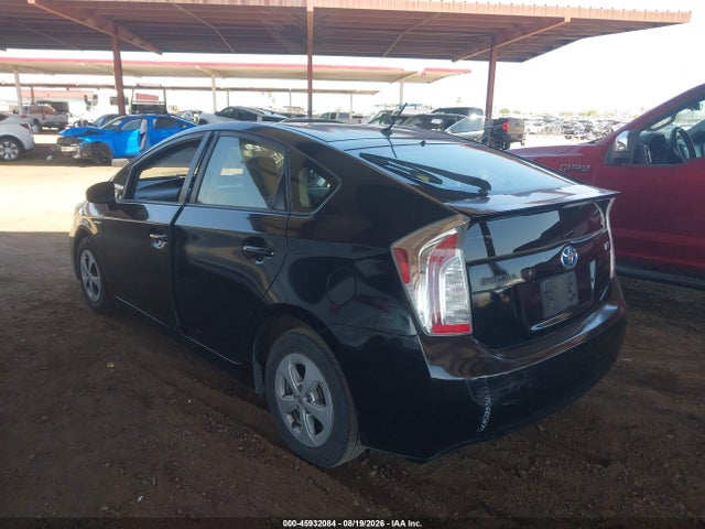 Toyota Prius Two 2015 JTDKN3DU0F1965517 Image 3