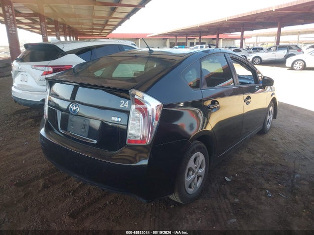 Toyota Prius Two 2015 JTDKN3DU0F1965517 Image 4