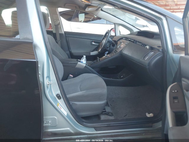 Toyota Prius Two 2015 JTDKN3DU0F1965517 Image 5