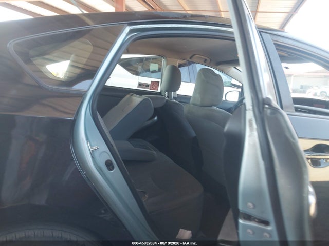 Toyota Prius Two 2015 JTDKN3DU0F1965517 Image 8