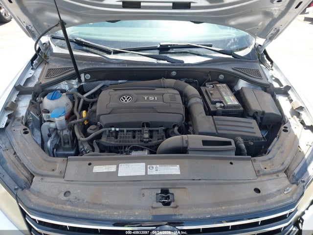 1VWBT7A36HC082485 Volkswagen Passat 1.8t Se