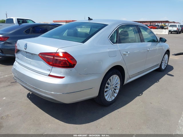 1VWBT7A36HC082485 Volkswagen Passat 1.8t Se