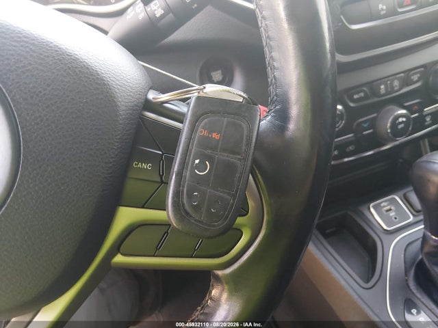 45932110 :رقم المزاد ، 1C4PJLLB2MD211435 vin ، 2021 Jeep Cherokee Latitude Plus Fwd مزاد بيع